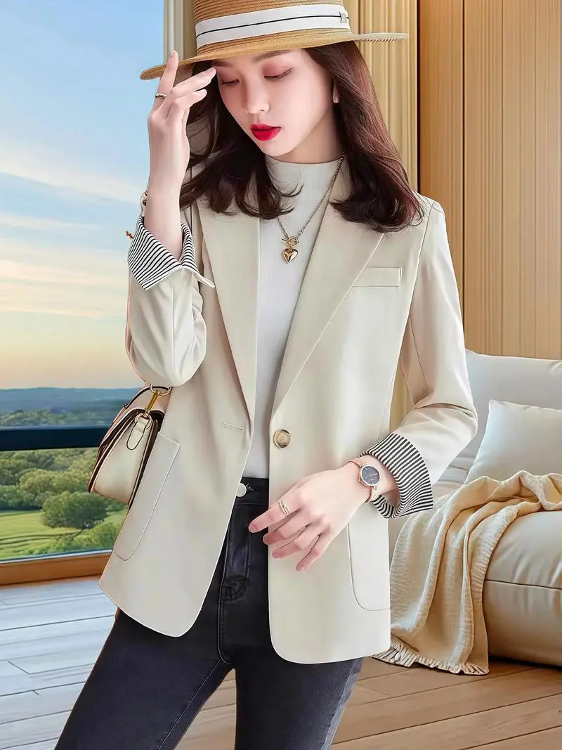 西装女生外套怎么搭配