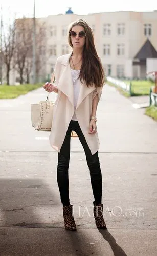 白色中包怎么搭配