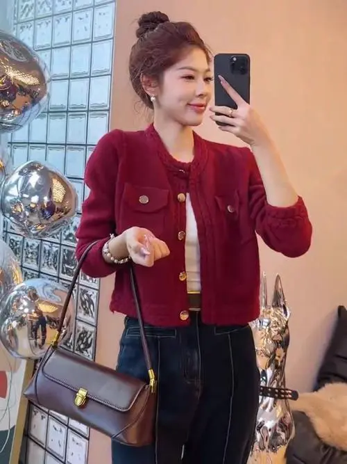 红色褂子怎么搭配衣服好看