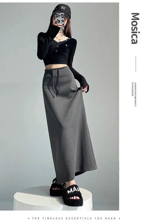 灰色运动长裙怎么搭配衣服好看吗