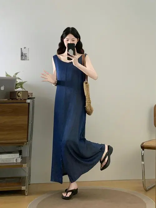 超长无袖连衣裙怎么搭配