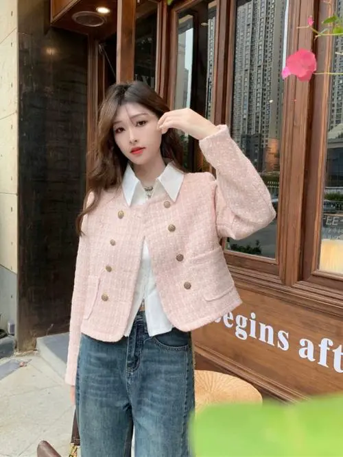 短款秋季上衣怎么搭配