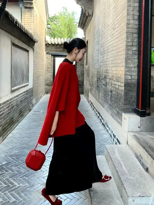 短款红羊绒大衣怎么搭配图片欣赏