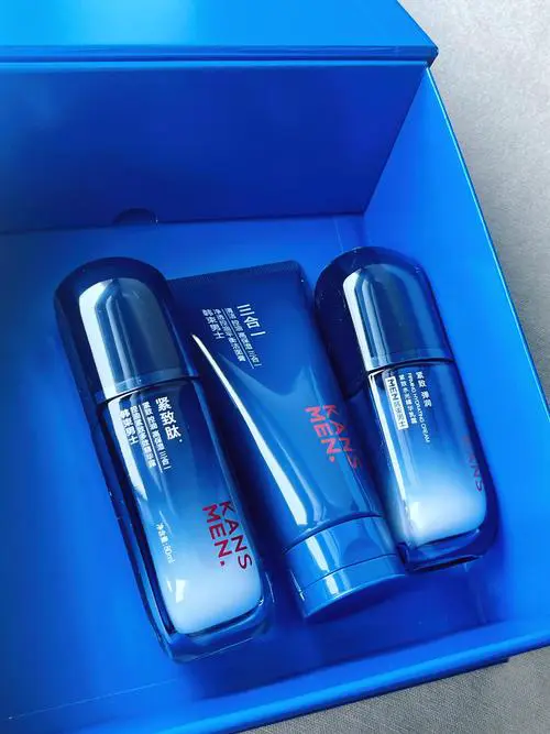 韩束最新款套盒系列