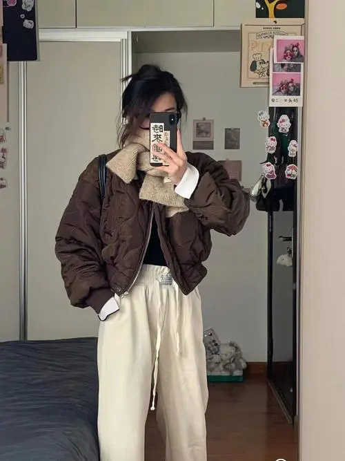 短棒球棉衣怎么搭配裤子好看