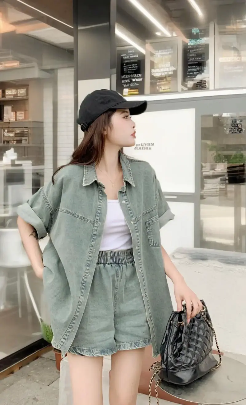 大版短袖怎么搭配什么外套