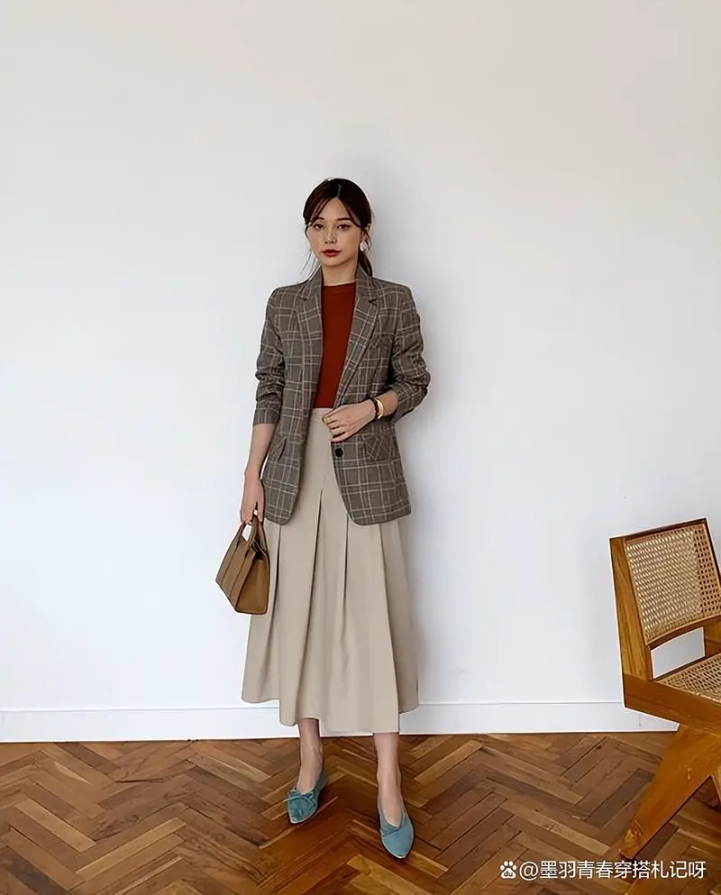 卡其长半裙怎么搭配