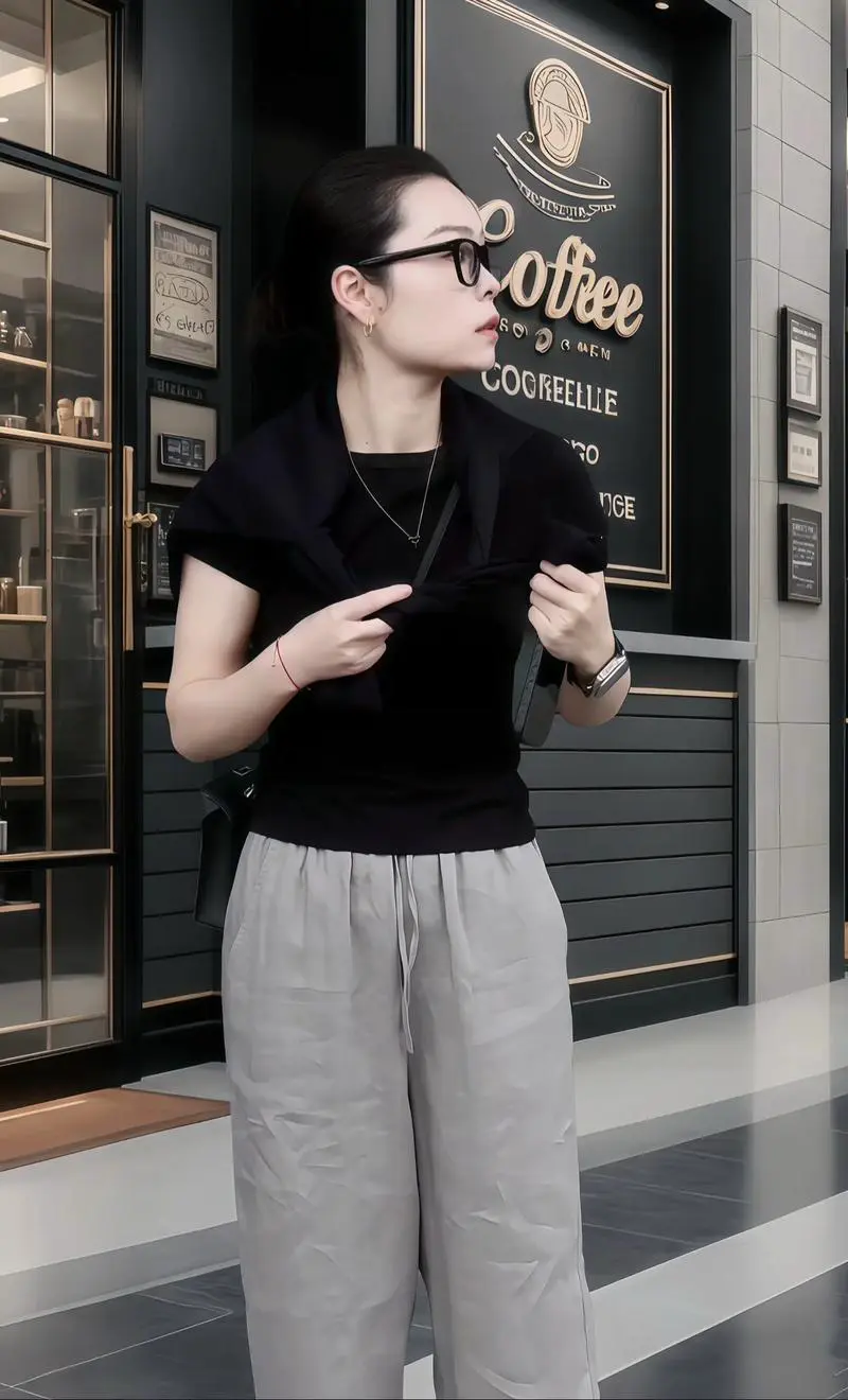 黑色裤子灰色上衣怎么搭配图片大全