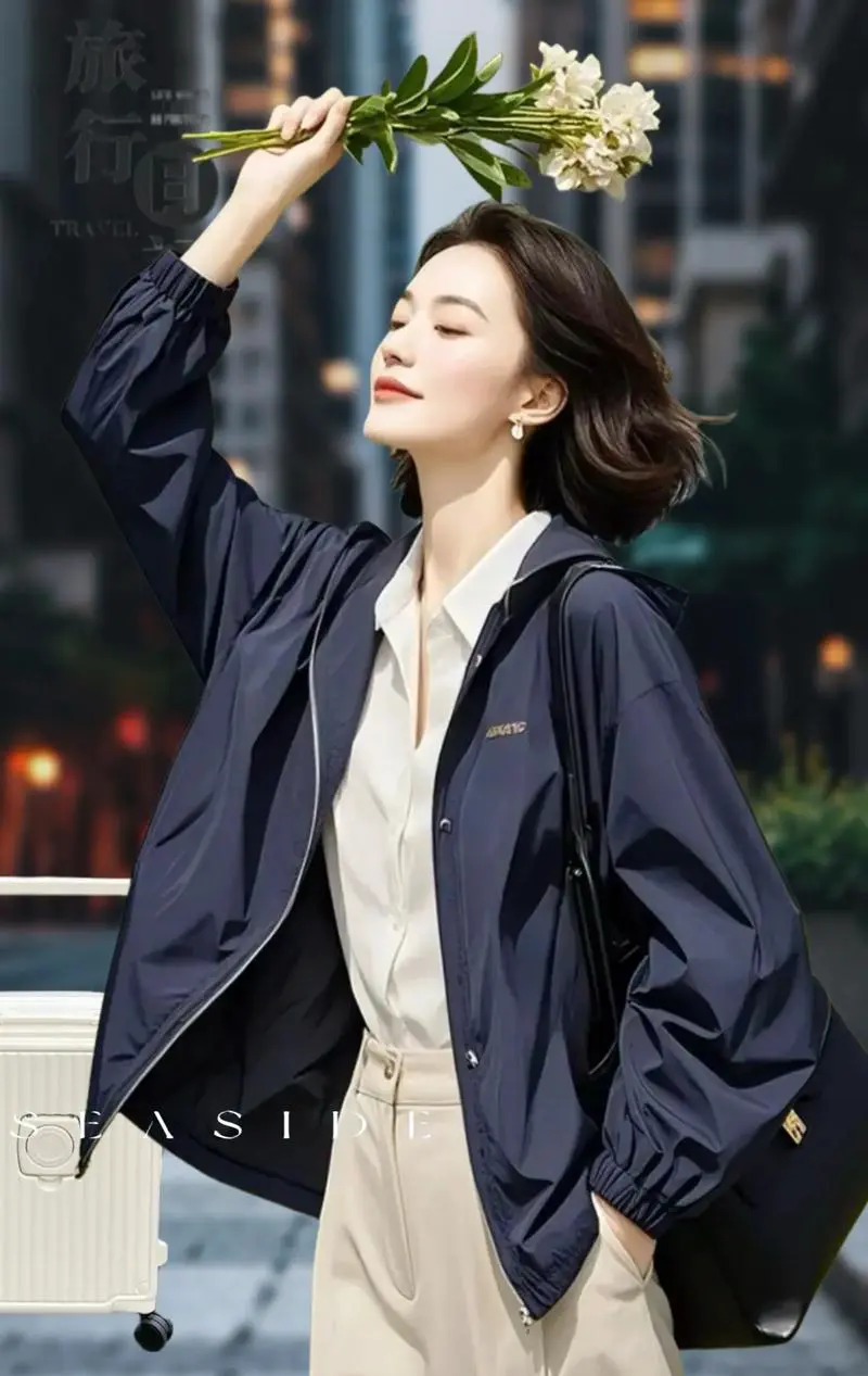 藏蓝色薄风衣怎么搭配