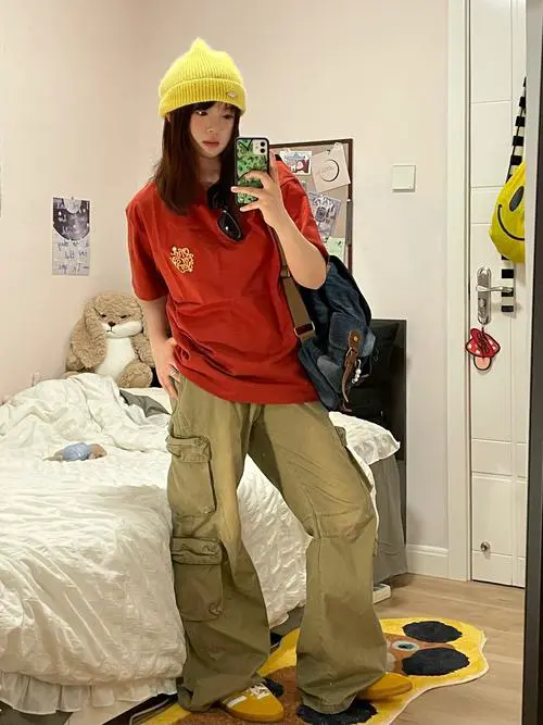 红t怎么搭配裤子