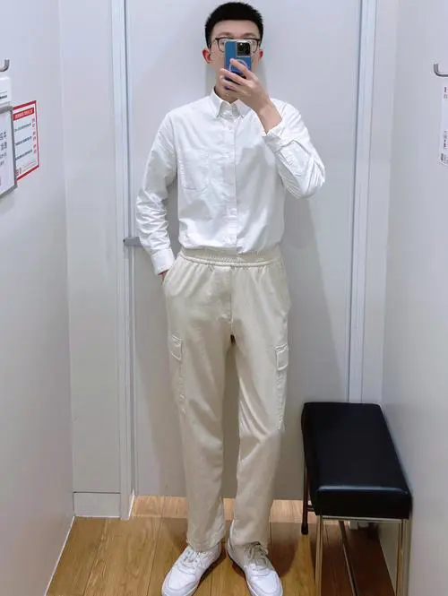 男生穿白外套里面穿什么衣服怎么搭配图片