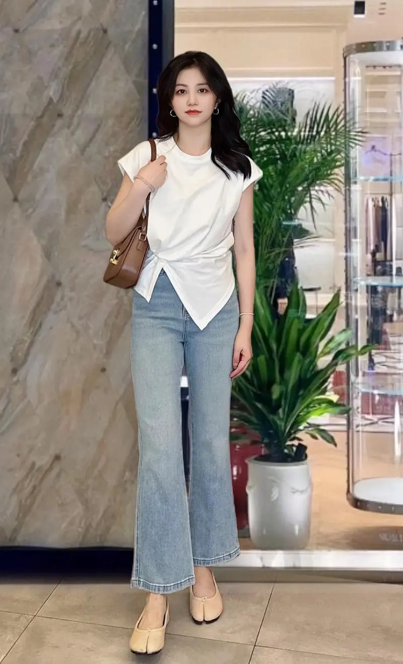 牛仔裤怎么搭配短袖