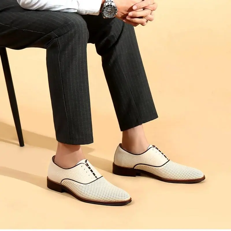 白底皮鞋怎么搭配