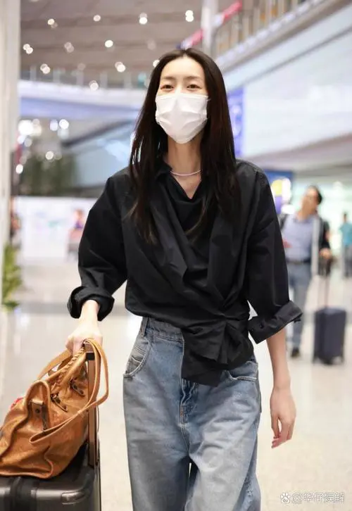 牛仔裤和衬衣怎么搭配好看图片