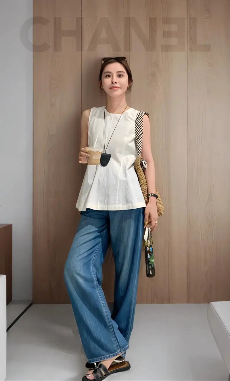 无袖背心怎么搭配裤子