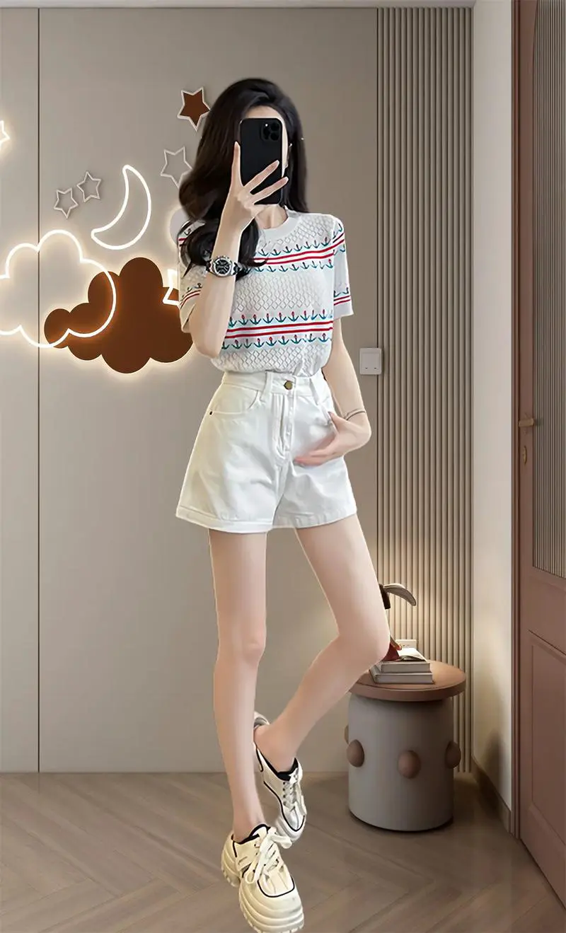 白体恤短裤怎么搭配