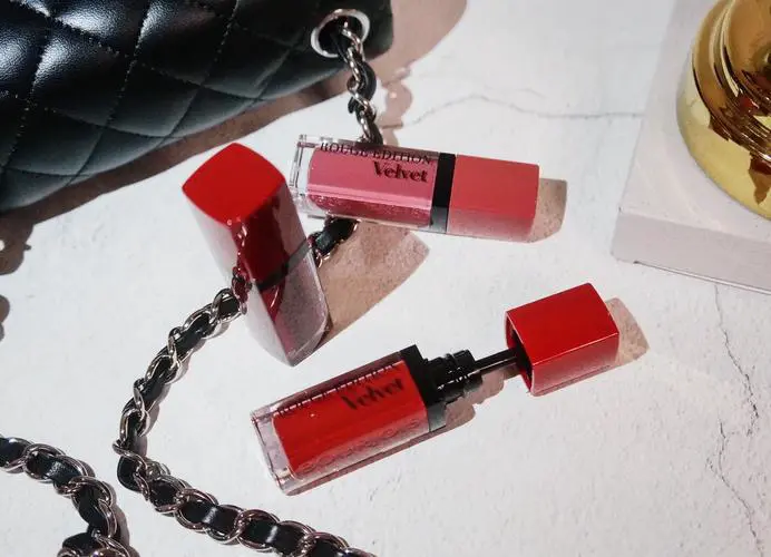 妙巴黎唇釉试色 最新