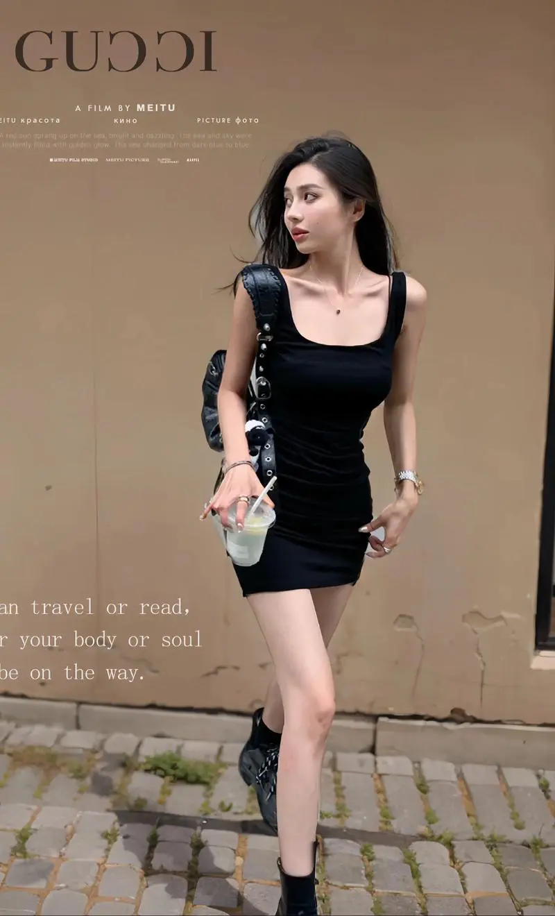 吊带背心裙大了怎么搭配图片