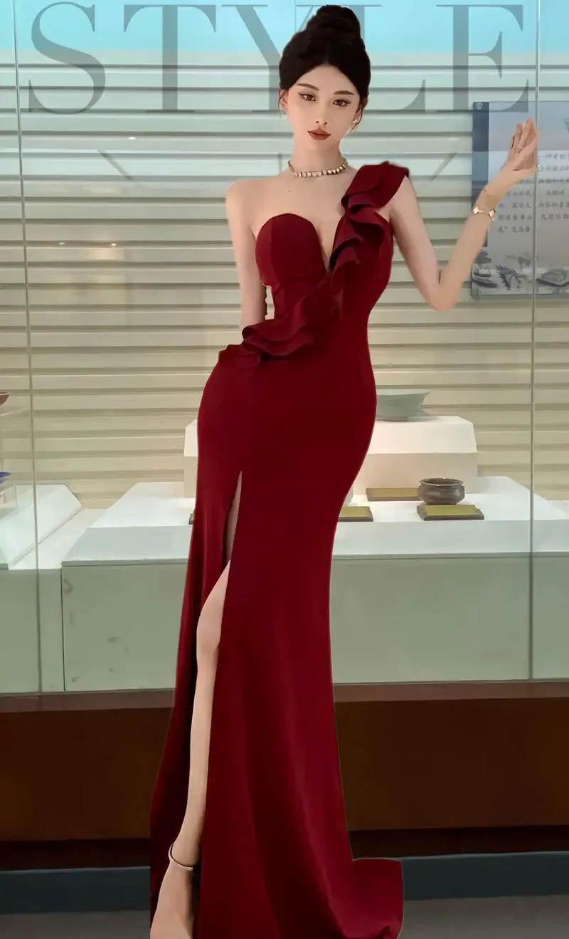 大红色礼服怎么搭配