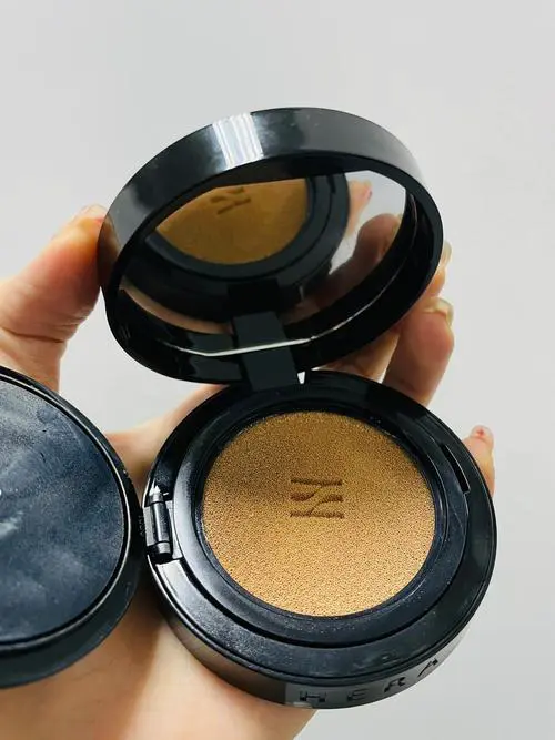 最新赫拉气垫C13