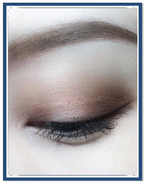 大地色怎么搭配眼影啊