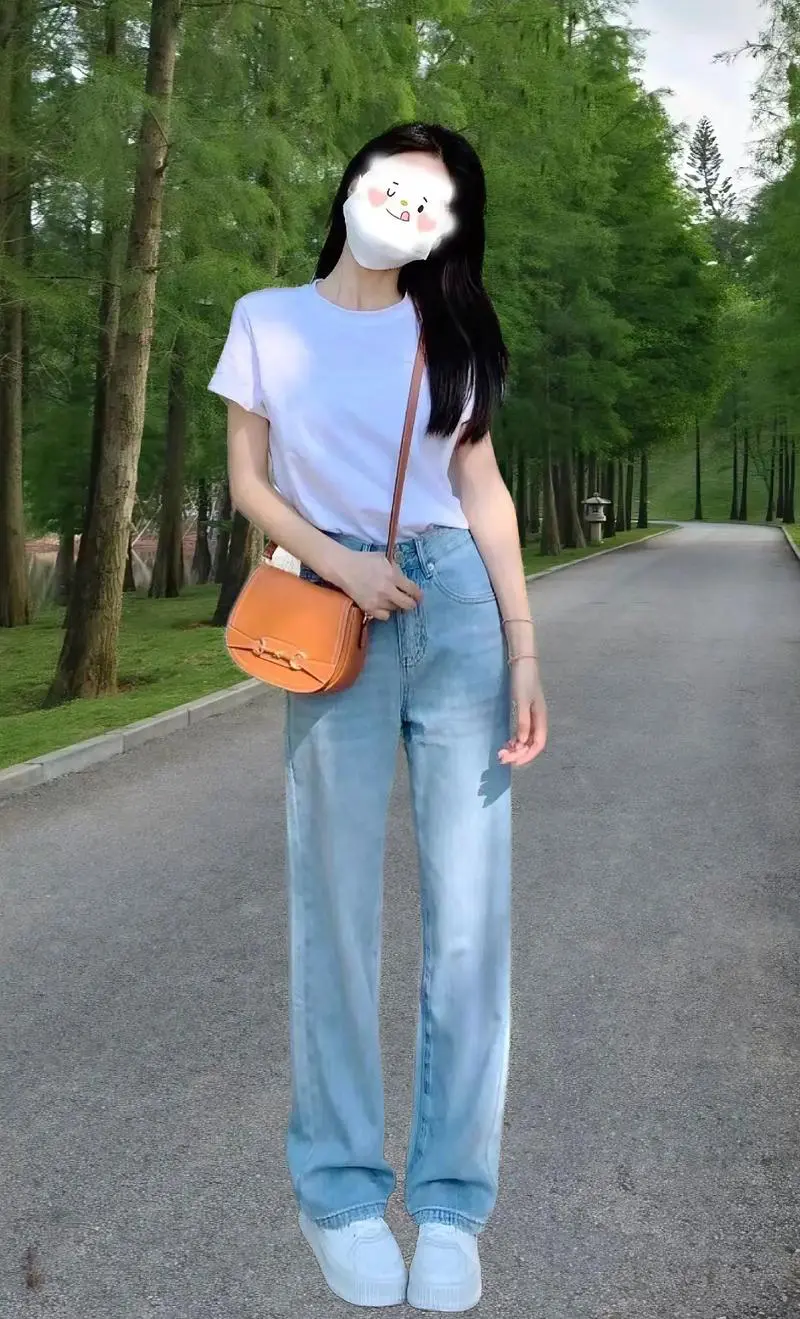 浅色仔裤怎么搭配体恤