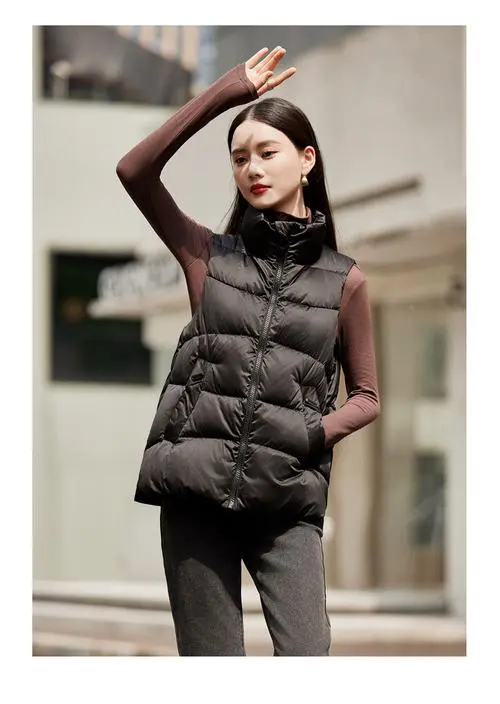 白色羽绒服马甲怎么搭配好看