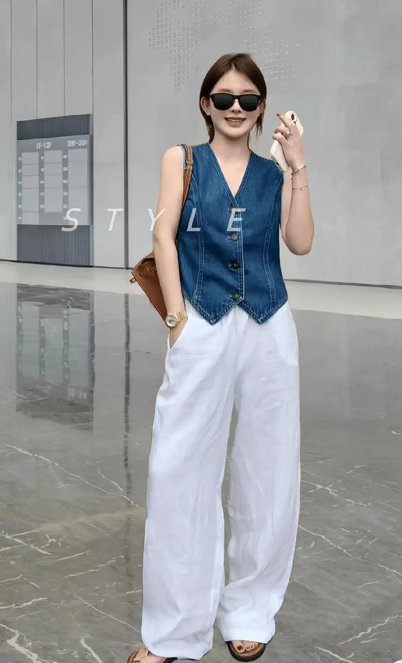 无袖背心怎么搭配裤子