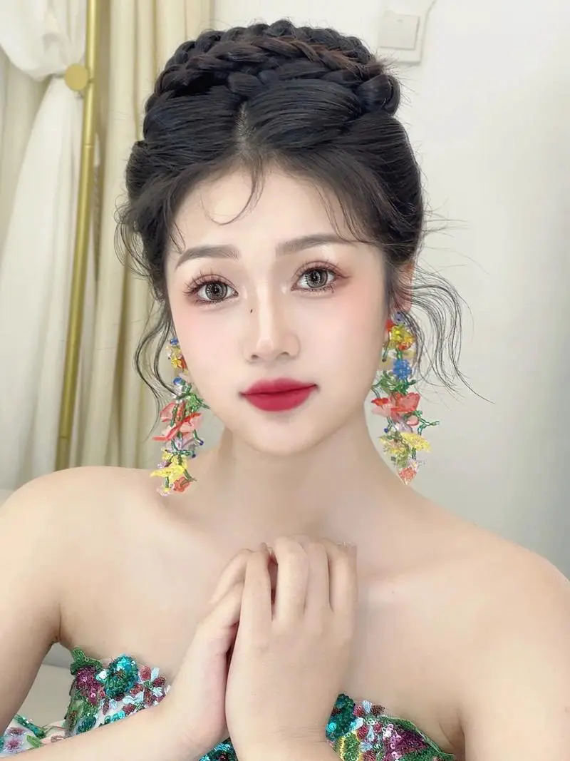 最新时尚妆面造型图片