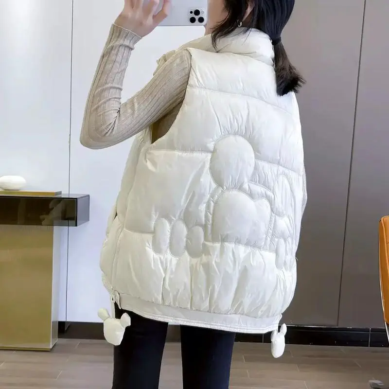 白色羽绒服马甲怎么搭配好看