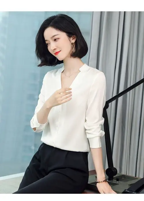 蚕丝衬衣怎么搭配