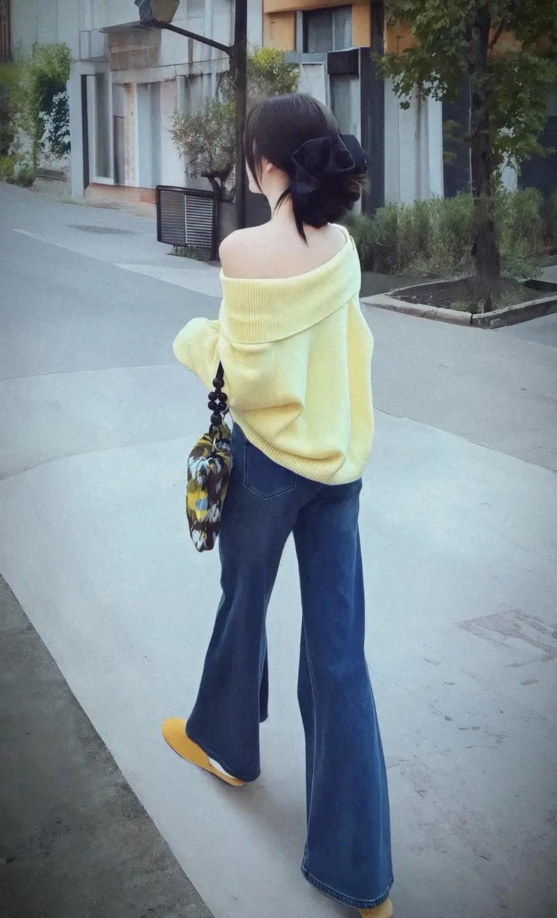 牛仔色一字肩怎么搭配