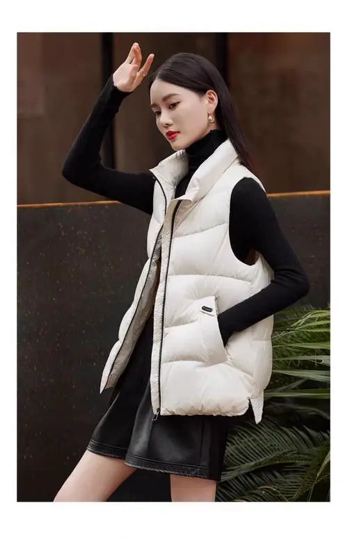 白色羽绒服马甲怎么搭配图片