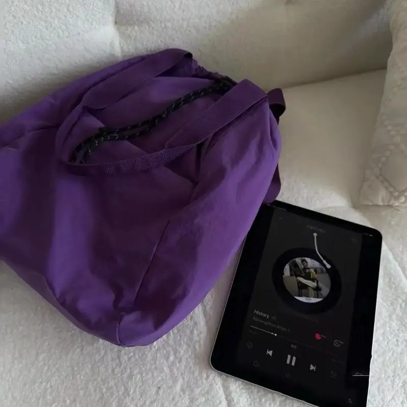 紫色大包包怎么搭配