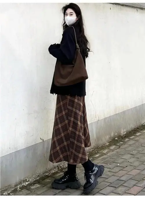 小格子a字裙怎么搭配