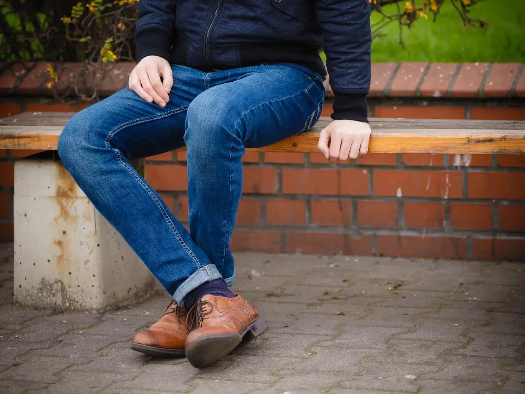 男士牛仔裤配什么鞋子