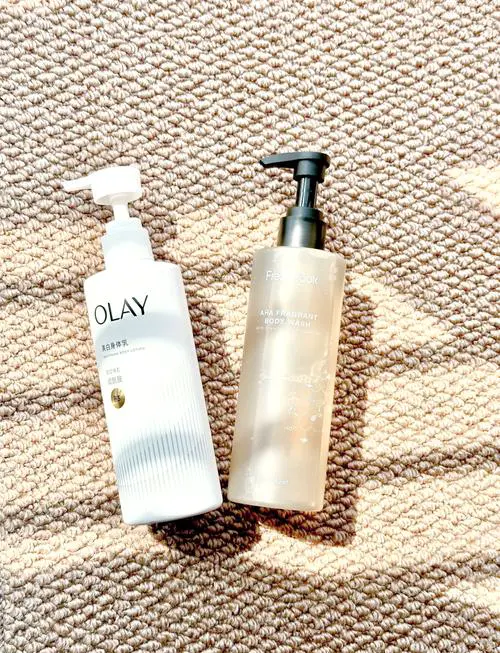 皮肤干用什么沐浴露