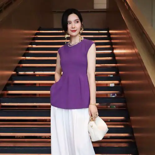 紫色无袖上衣怎么搭配图片欣赏