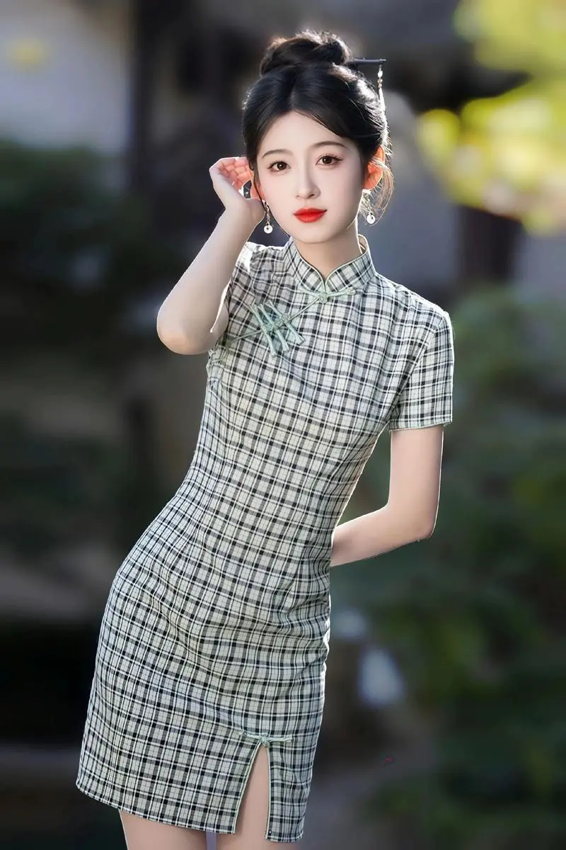 短旗袍怎么搭配好看