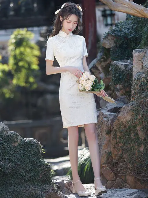 短旗袍怎么搭配好看吗