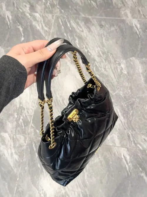 玫瑰金的包包怎么搭配