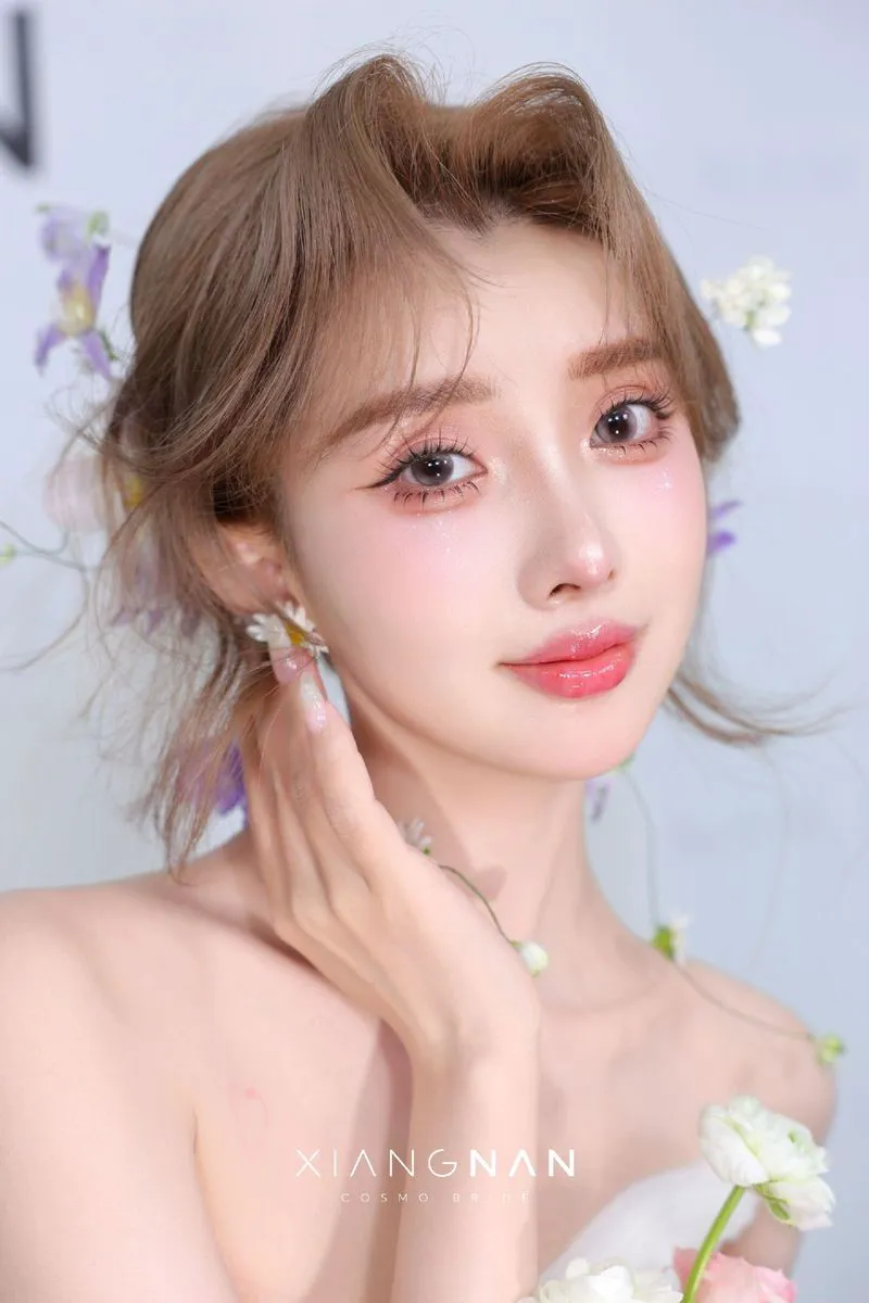 最新时尚妆面造型图片