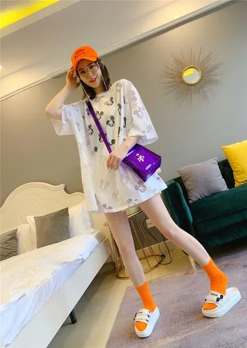 宽松bf短袖怎么搭配