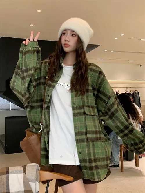 衬衫呢子外套怎么搭配