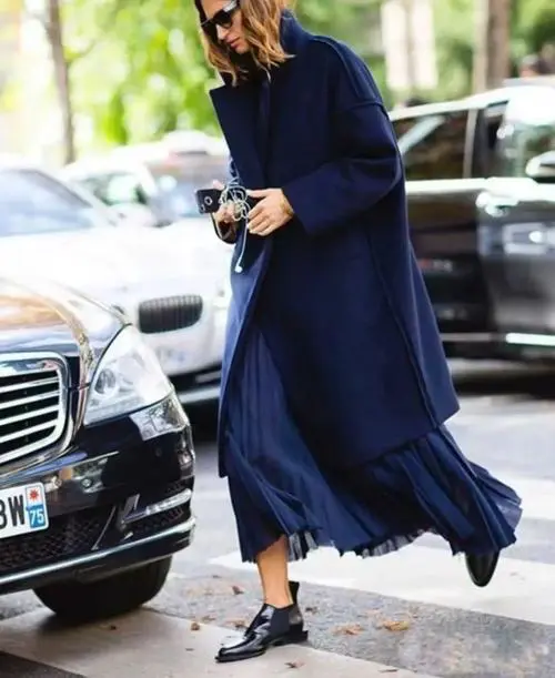 藏青的大衣怎么搭配