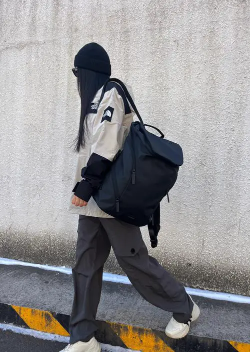 背包怎么搭配衣服