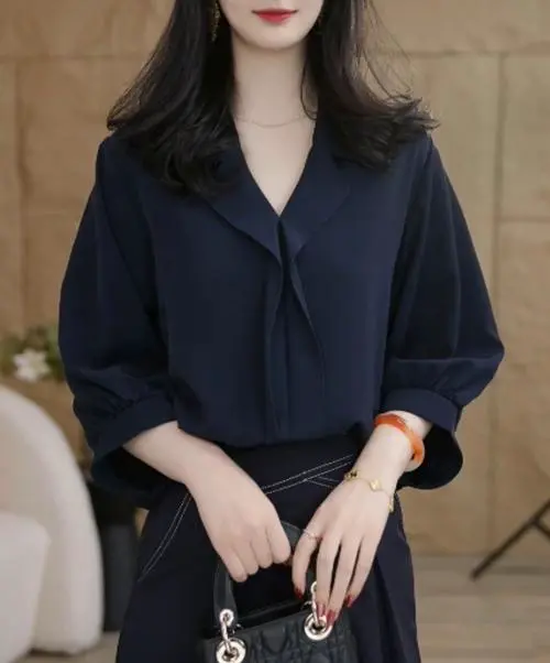 藏青色的衬衣怎么搭配图片