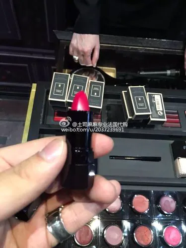 芦丹氏最新款口红