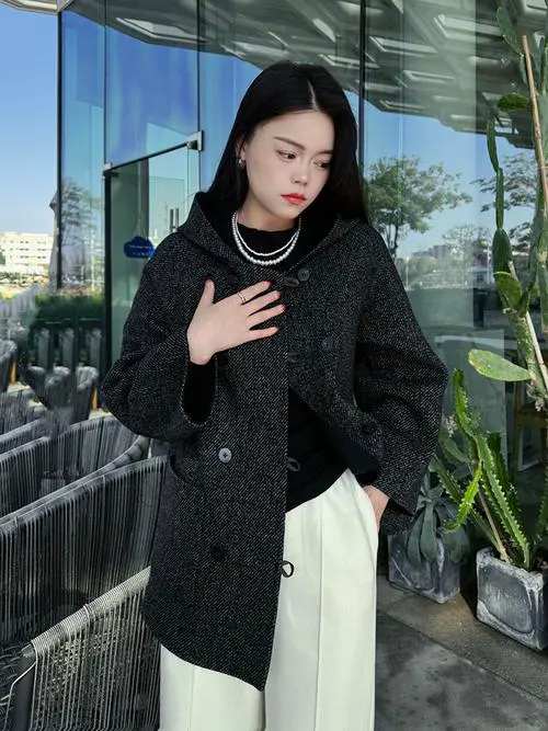 戴帽羊毛大衣怎么搭配