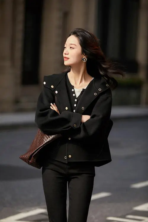 带帽呢大衣怎么搭配